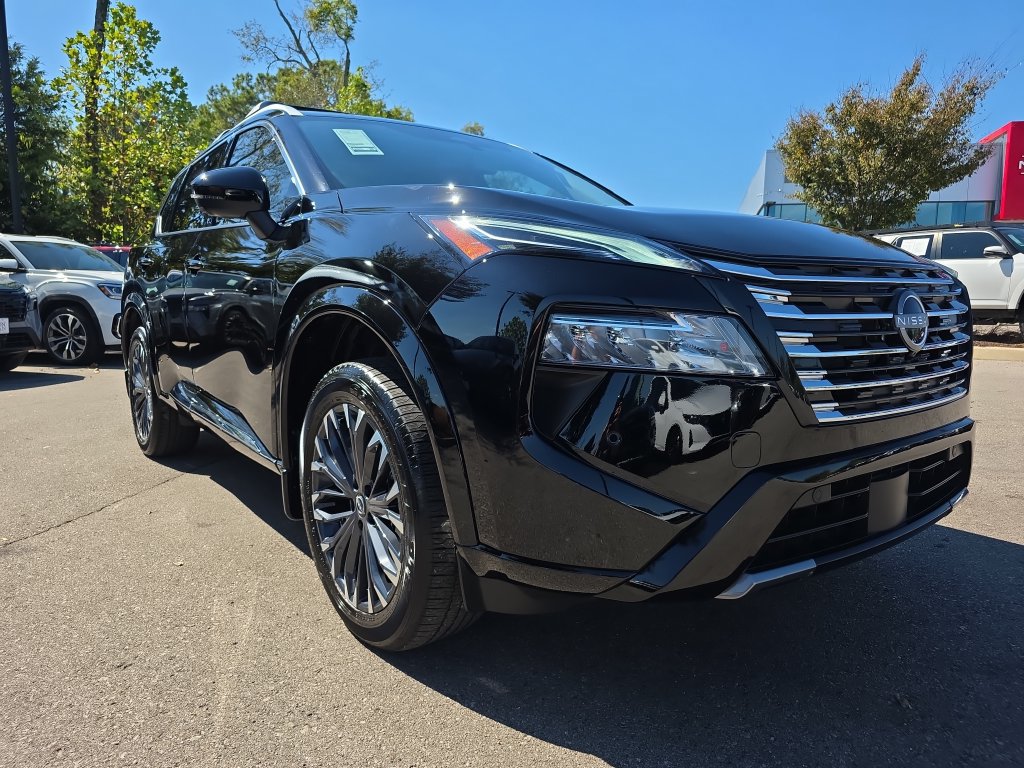 Used 2026 Nissan Rogue Platinum w/ Platinum Premium Package AWD/4WD image 2