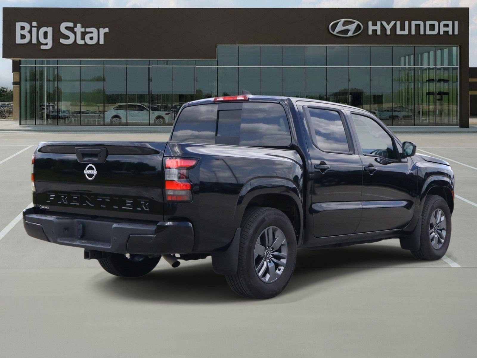 Used 2025 Nissan Frontier SV w/ SV Convenience Package RWD image 5