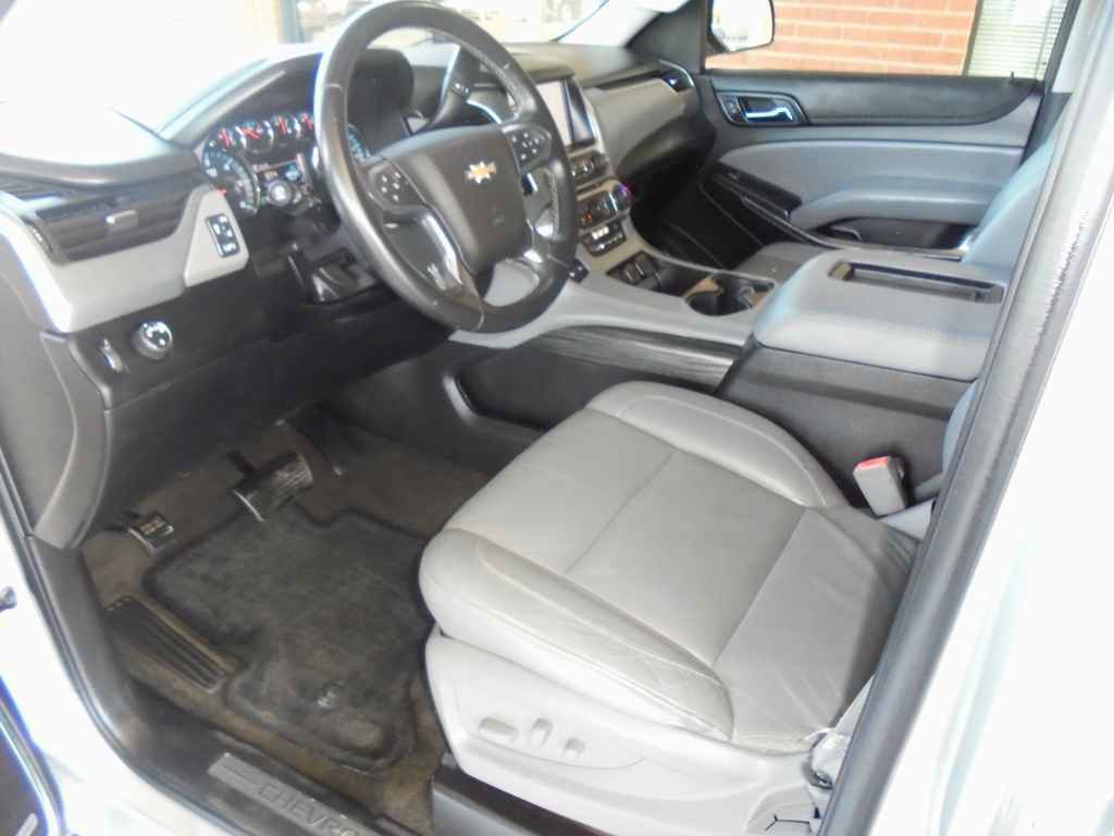 Used 2015 Chevrolet Suburban LT RWD image 7