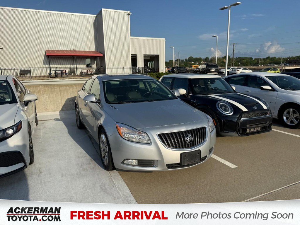 Used 2012 Buick Regal Premium FWD image 1