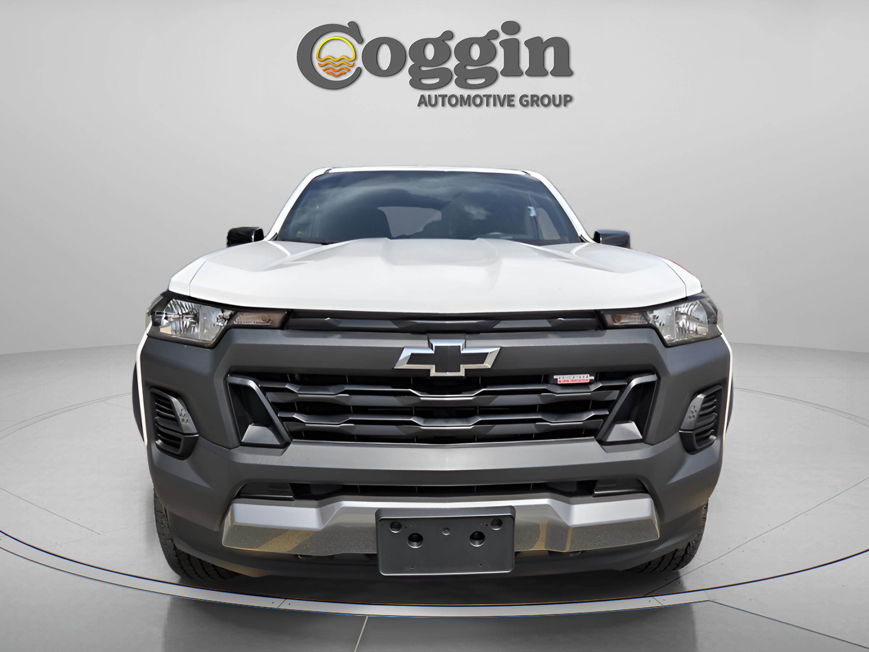 Used 2024 Chevrolet Colorado Trail Boss w/ Advanced Trailering Package AWD/4WD image 8