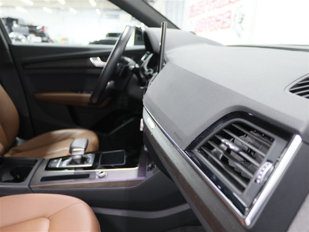 Used 2023 Audi Q5 2.0T Premium w/ Convenience Package AWD/4WD image 30