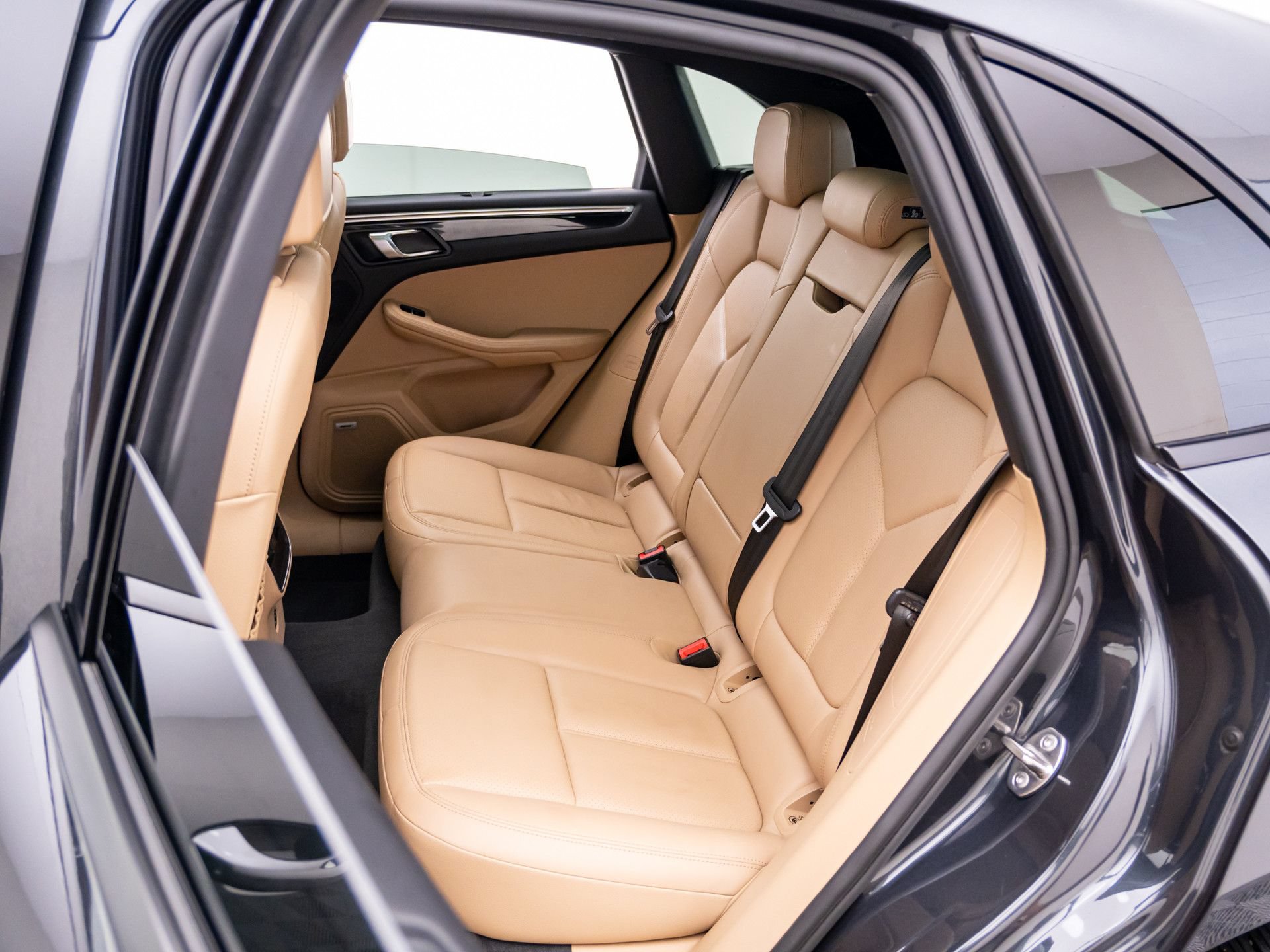 Used 2021 Porsche Macan AWD/4WD image 17