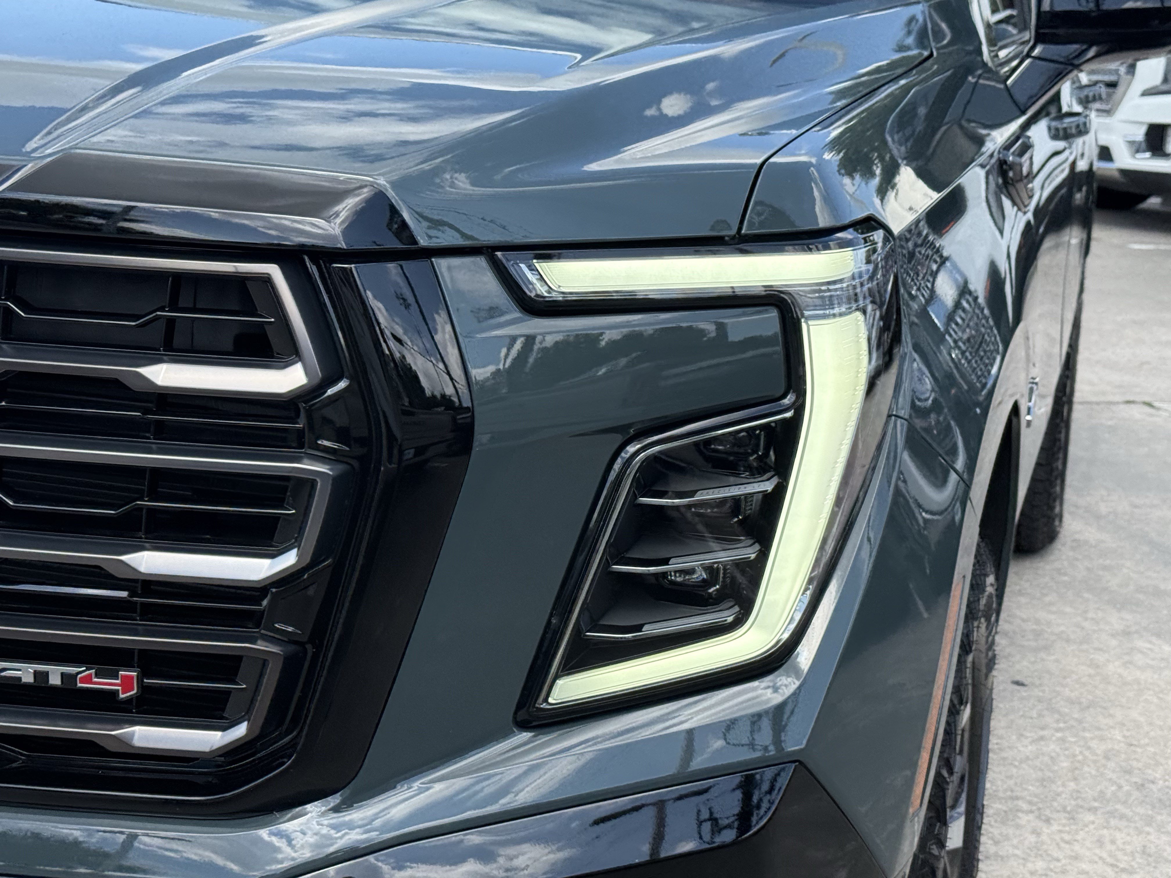 Used 2026 GMC Yukon AT4 Ultimate AWD/4WD image 11