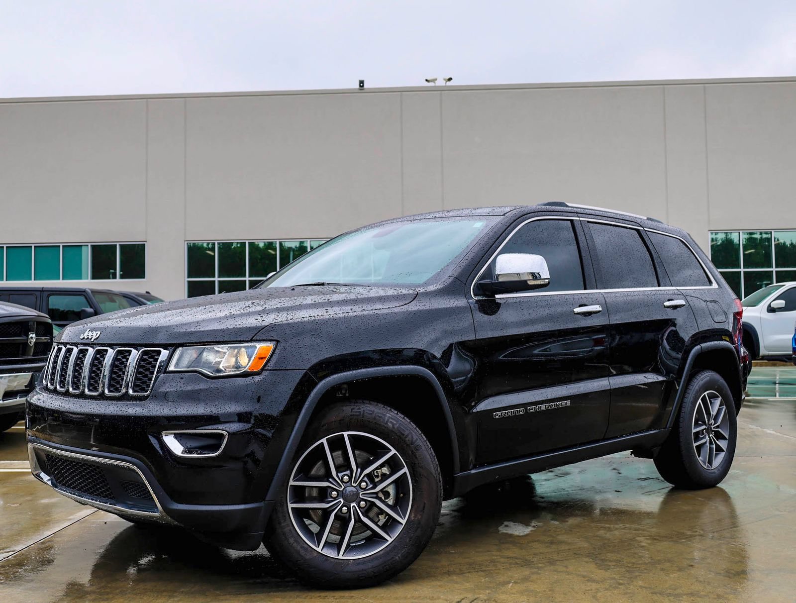 Used 2021 Jeep Grand Cherokee Limited AWD/4WD video 1