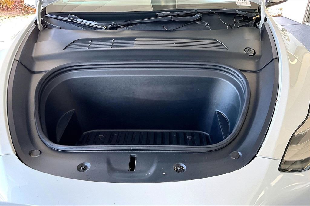 Used 2021 Tesla Model Y Long Range image 30