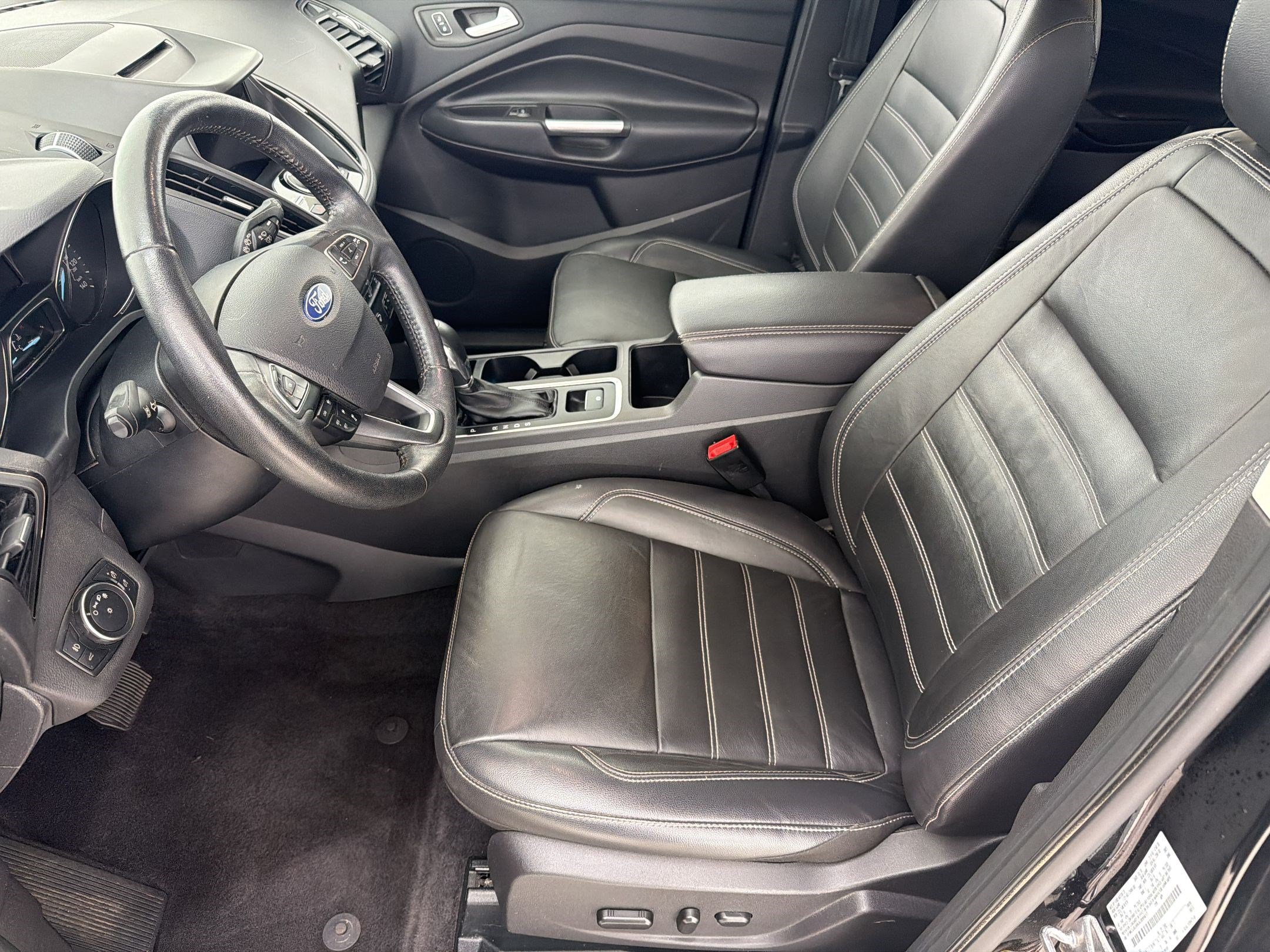 Used 2018 Ford Escape Titanium w/ Ford Safe & Smart Package FWD image 5