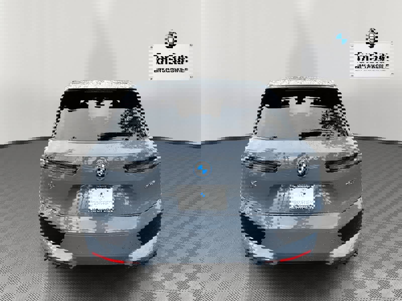 Certified 2025 BMW iX xDrive50 image 4