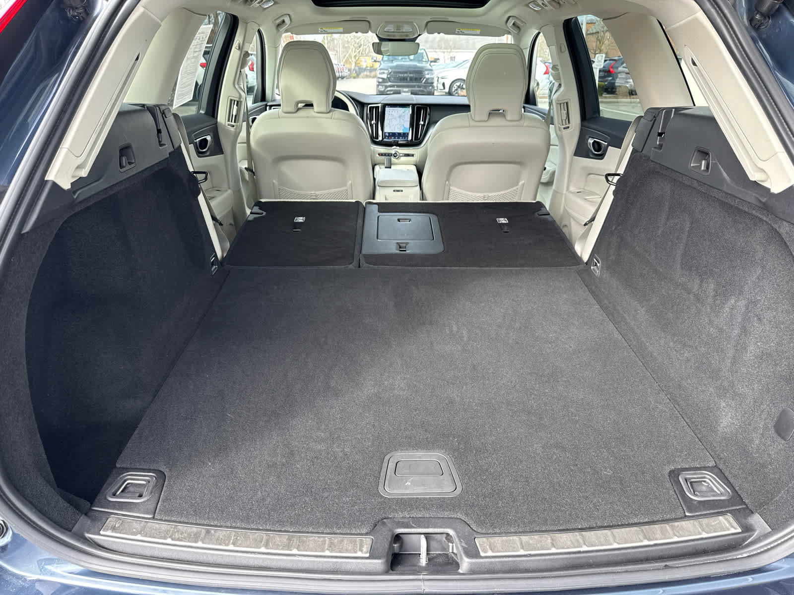 Used 2023 Volvo XC60 B5 Core w/ Climate Package image 19