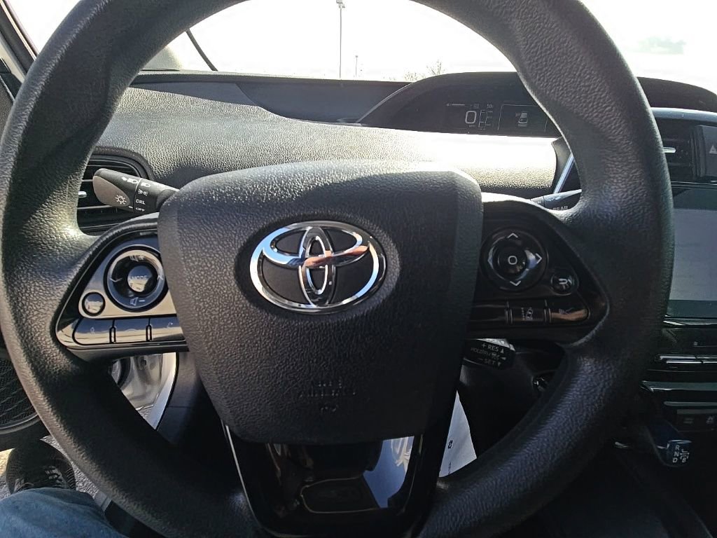 Used 2022 Toyota Prius LE image 13