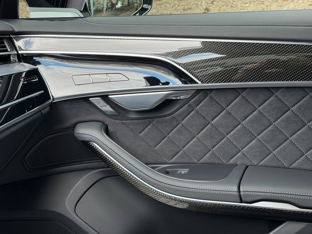 Used 2025 Audi S8 image 27
