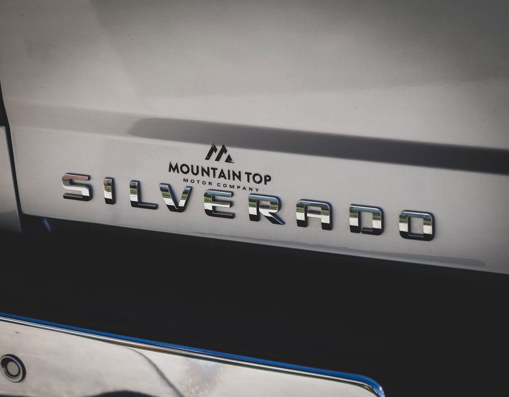 Used 2015 Chevrolet Silverado 1500 LTZ w/ LTZ Plus Package image 9