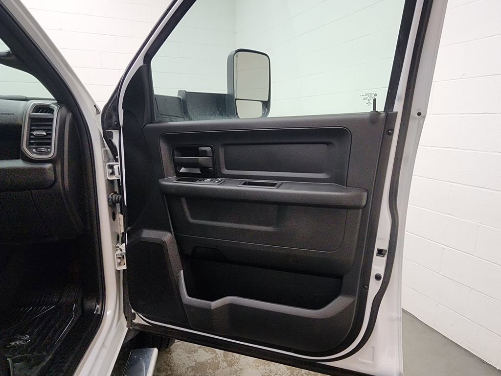 Used 2021 RAM 3500 Tradesman w/ Chrome Appearance Group image 25