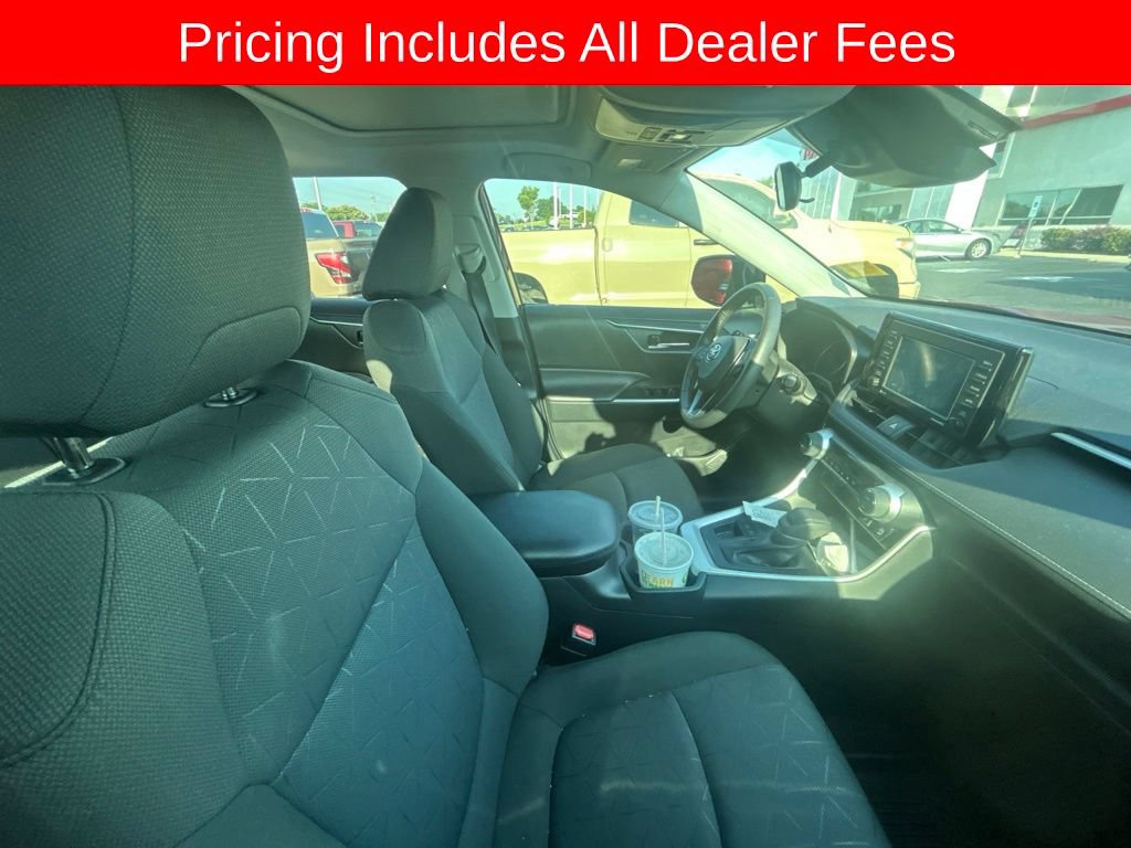 Used 2022 Toyota RAV4 XLE w/ Convenience Package AWD/4WD image 4