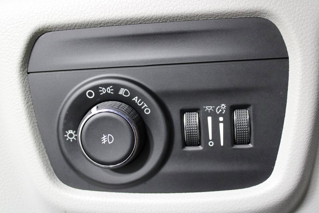 Used 2022 Jeep Grand Cherokee L Overland w/ MOPAR Finishing Package image 28