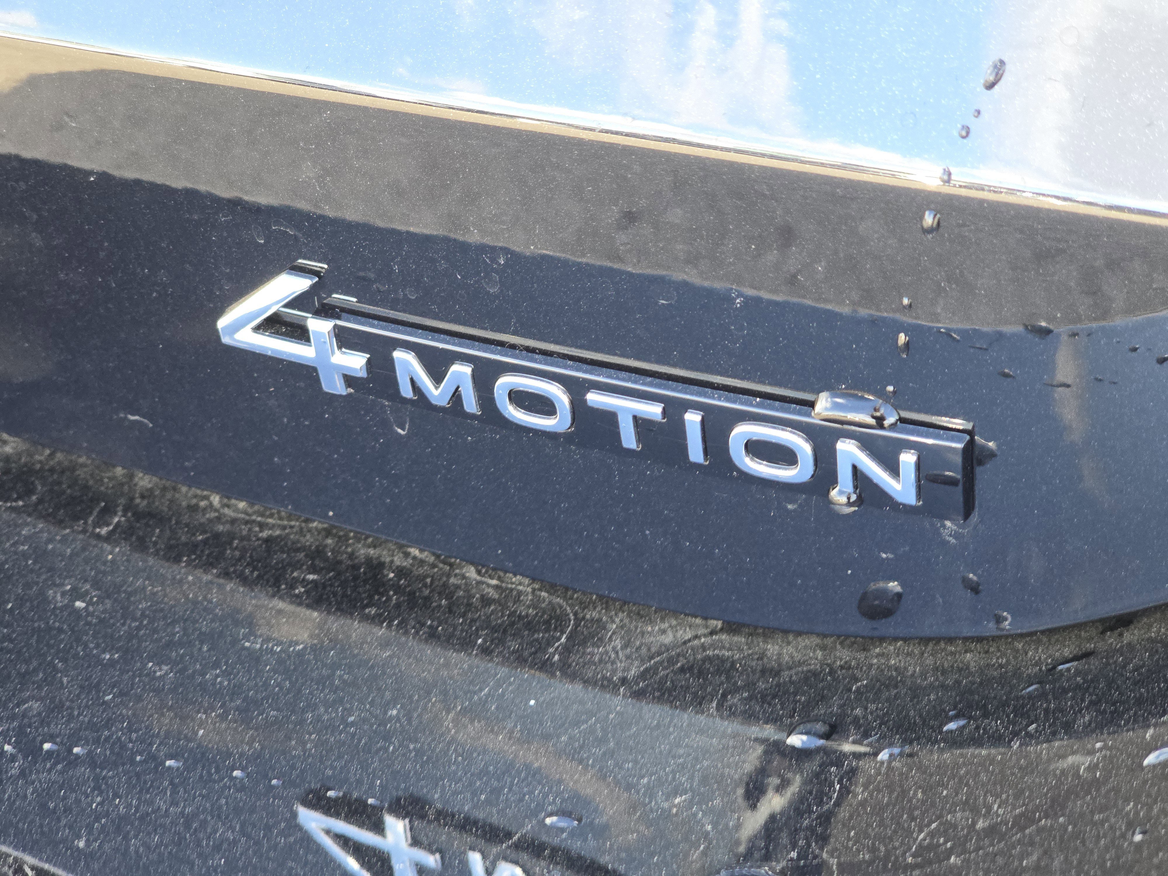 New 2026 Volkswagen Tiguan SE R-Line image 11