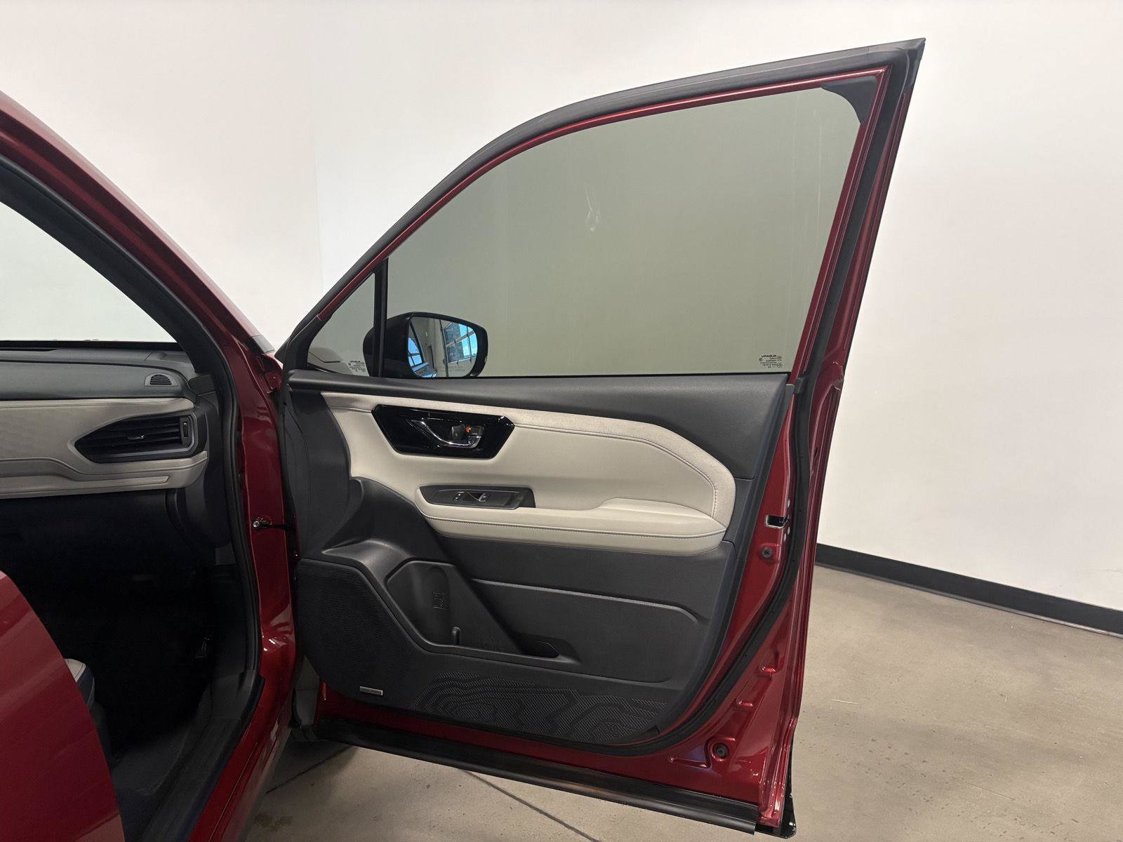 Used 2025 Subaru Forester Limited AWD/4WD image 43
