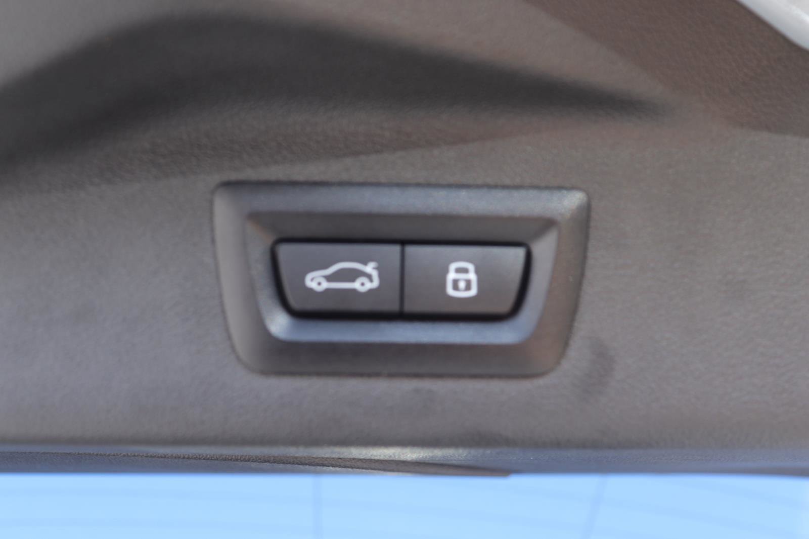 Used 2025 BMW X7 M60i image 20