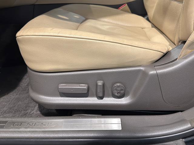 Used 2009 Hyundai Genesis 3.8 w/ Technology Pkg 4 image 36