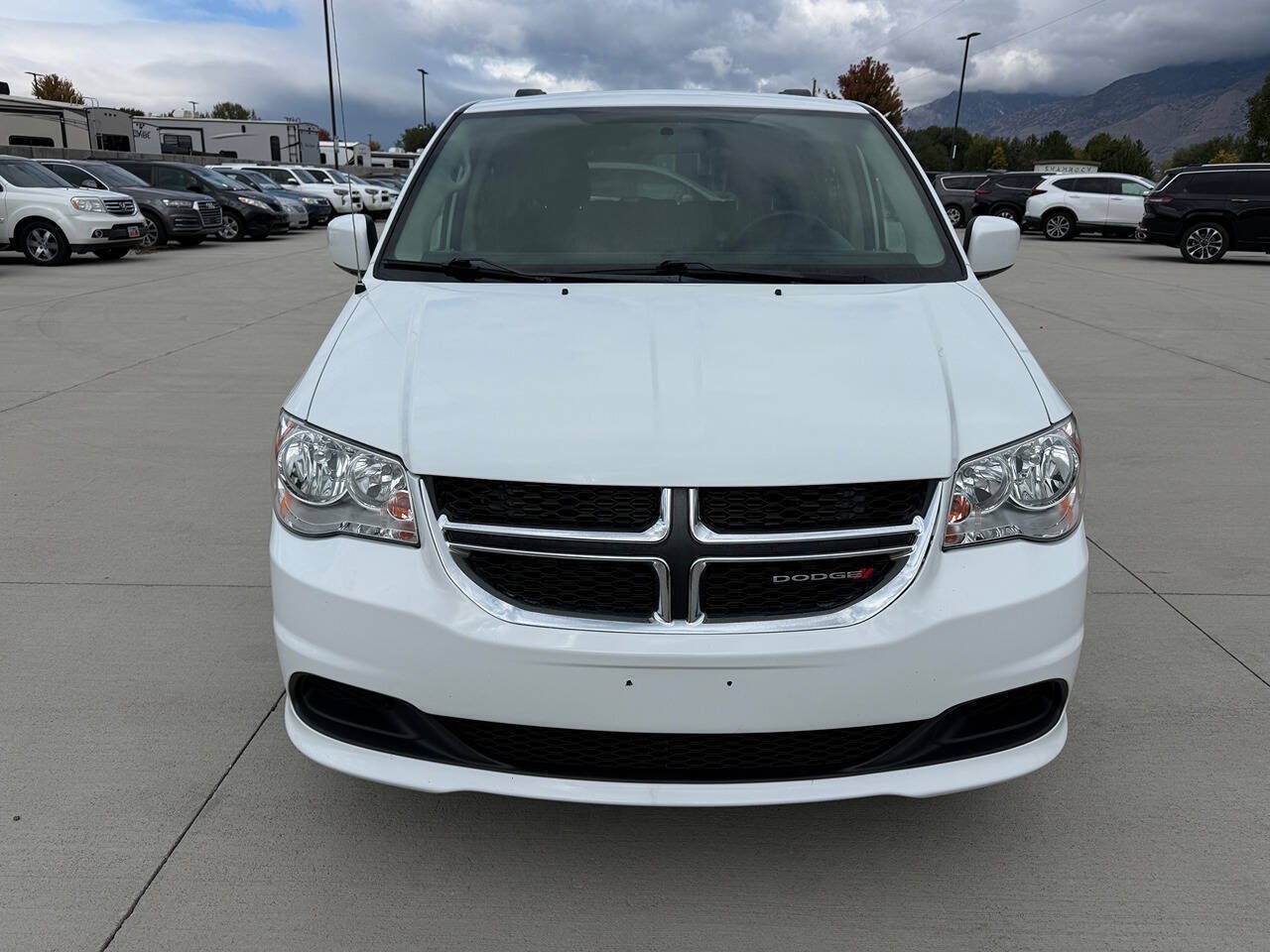 Used 2016 Dodge Grand Caravan SXT FWD image 8