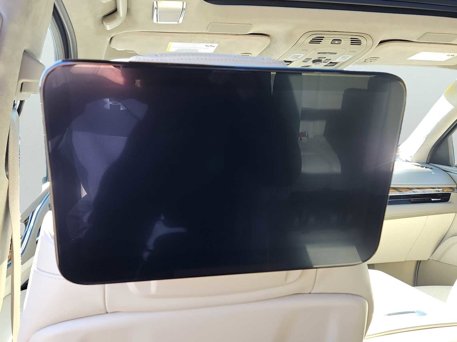 Used 2021 Cadillac Escalade Premium Luxury Platinum image 17