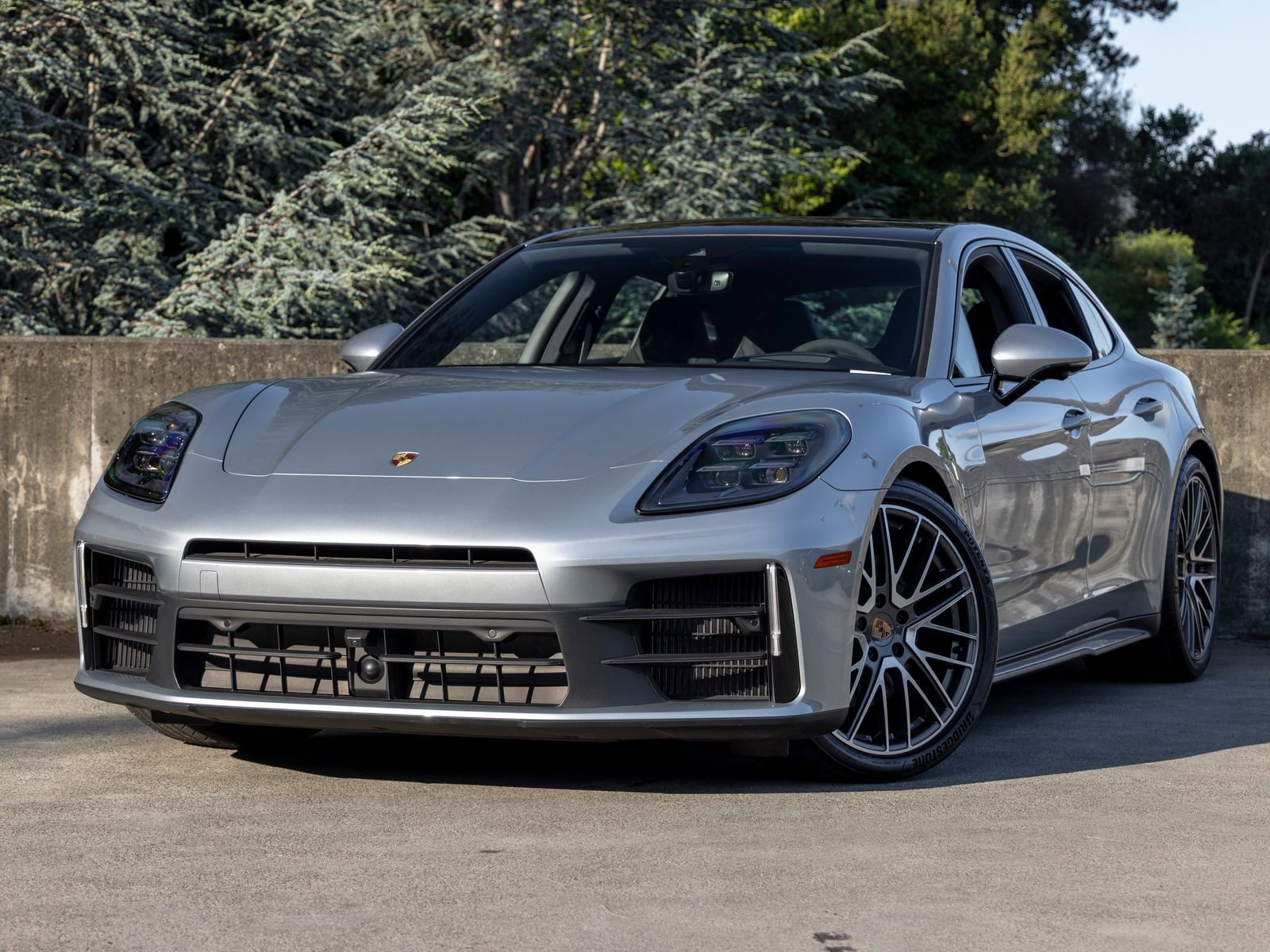 New 2025 Porsche Panamera image 1