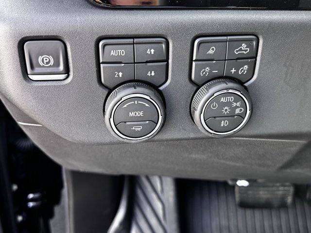 Used 2026 Chevrolet Silverado 1500 LT Trail Boss w/ LT Trail Boss Premium Package image 16