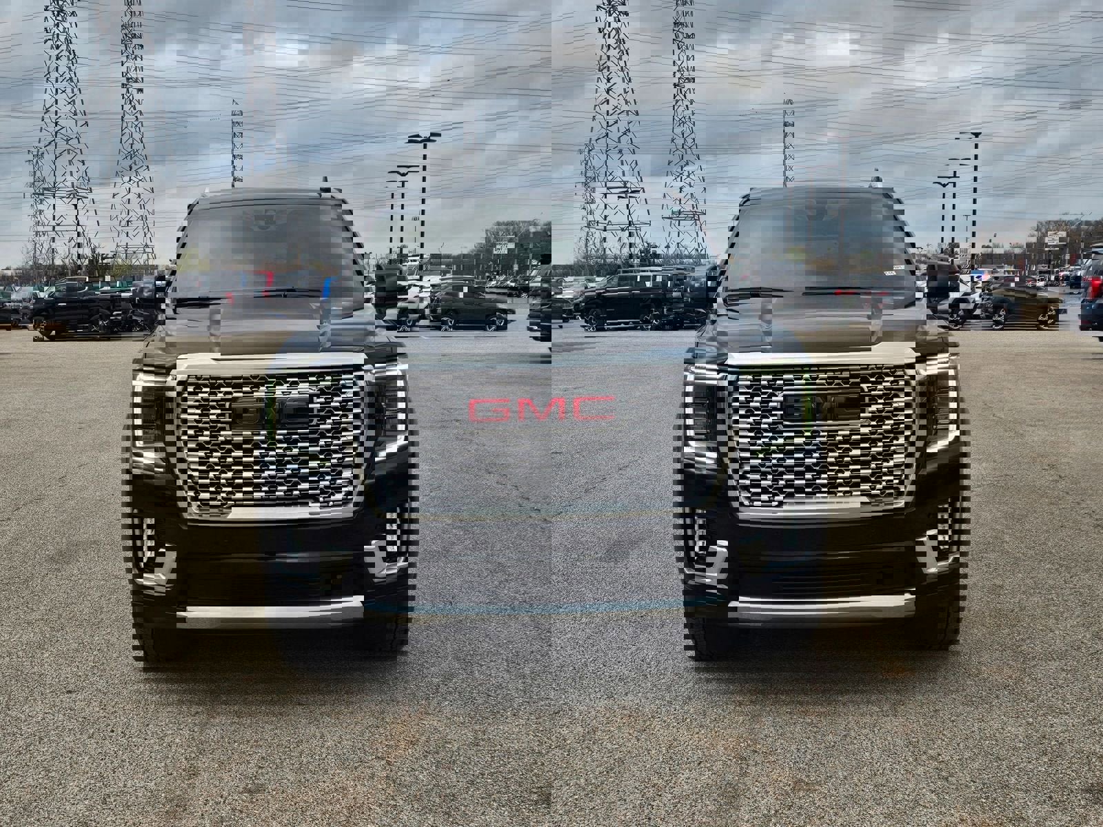 Used 2021 GMC Yukon Denali w/ Denali Premium Package image 9