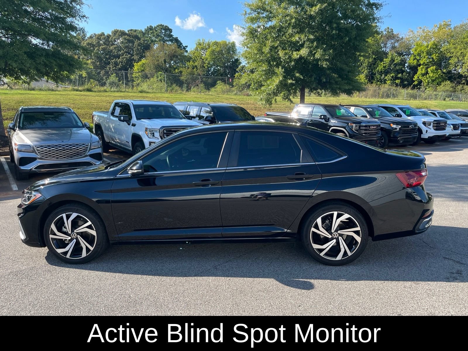 Used 2025 Volkswagen Jetta SEL FWD image 9