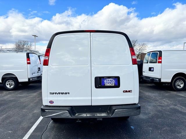New 2026 GMC Savana 3500 w/ Driver Convenience Package RWD image 5