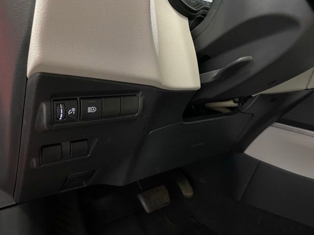 Certified 2023 Toyota Corolla Cross LE image 14