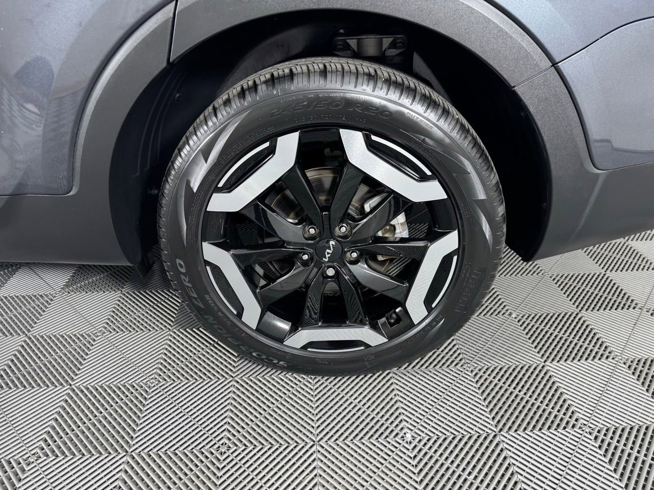 Used 2024 Kia Telluride EX image 37