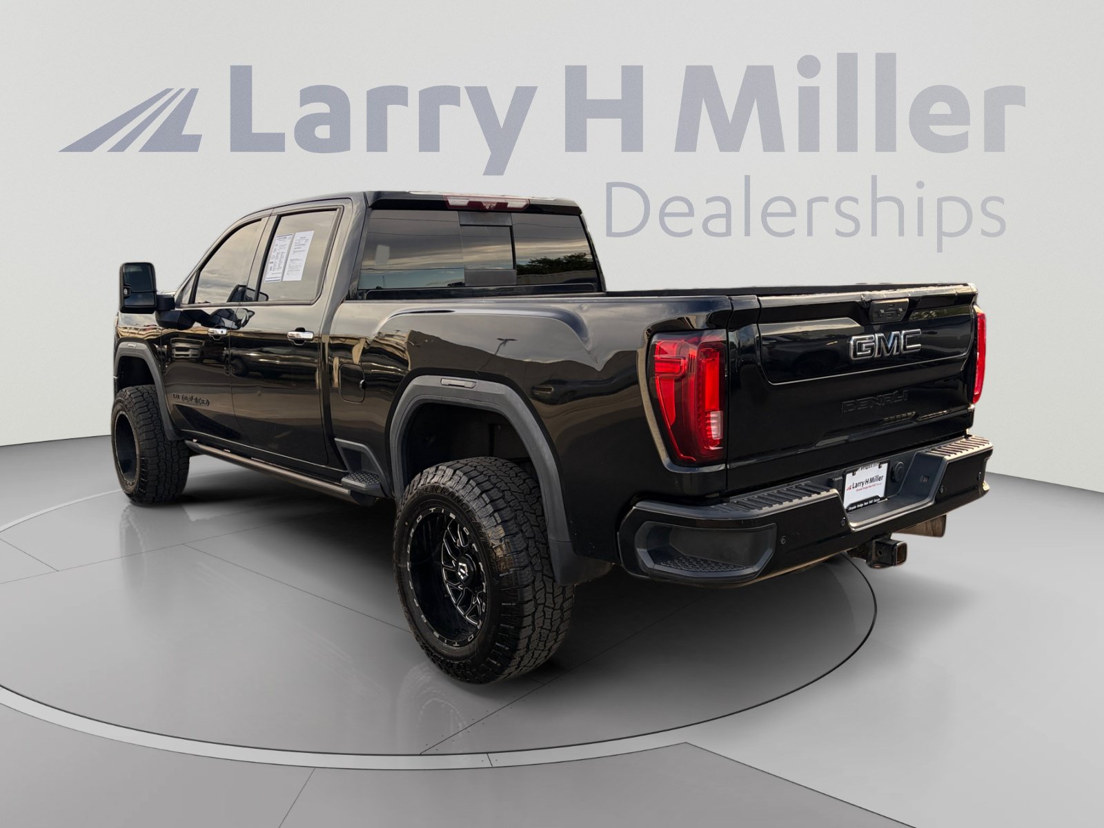 Used 2021 GMC Sierra 2500 Denali w/ Denali Ultimate Package AWD/4WD image 3