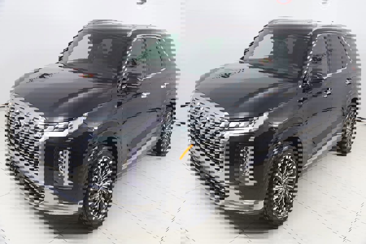Used 2024 Hyundai Palisade Calligraphy image 24