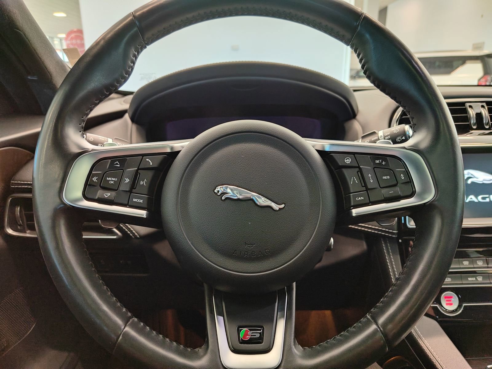 Used 2020 Jaguar F-PACE S AWD/4WD image 14