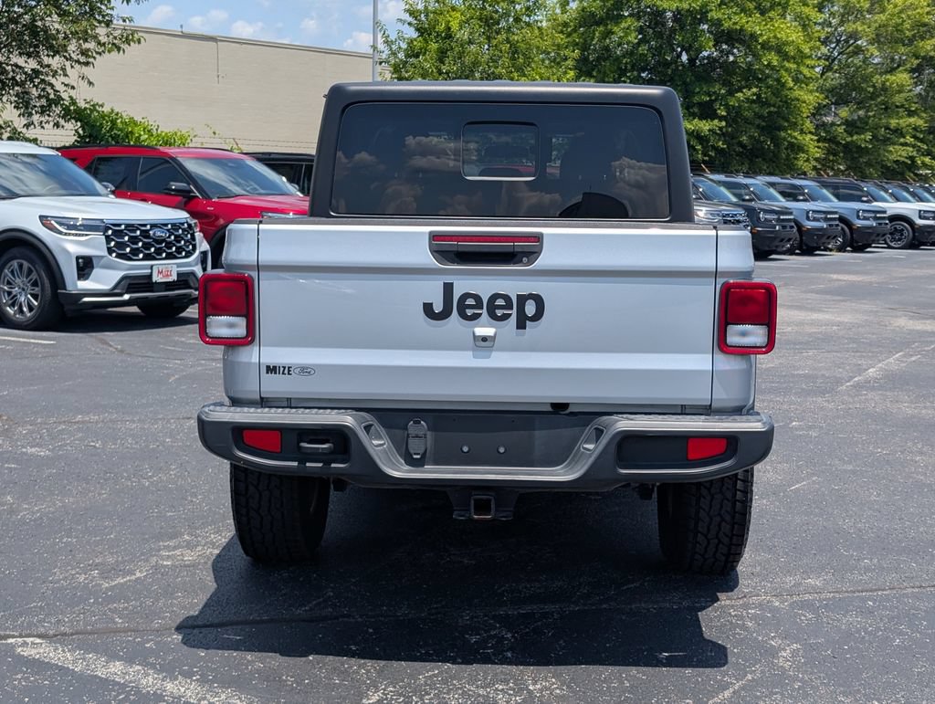 Used 2023 Jeep Gladiator Sport AWD/4WD image 8