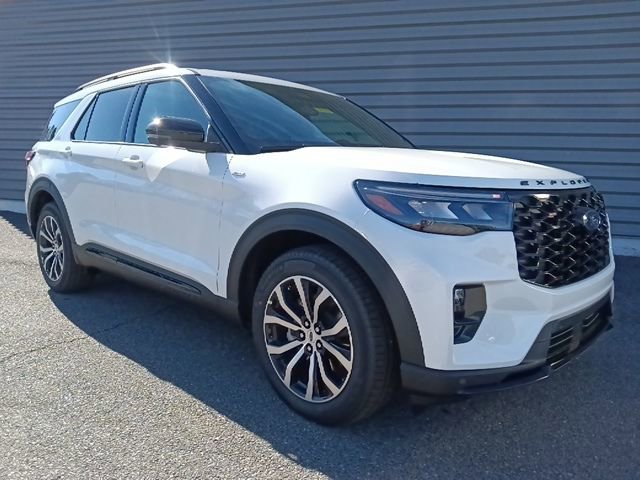 New 2026 Ford Explorer ST-Line RWD image 1