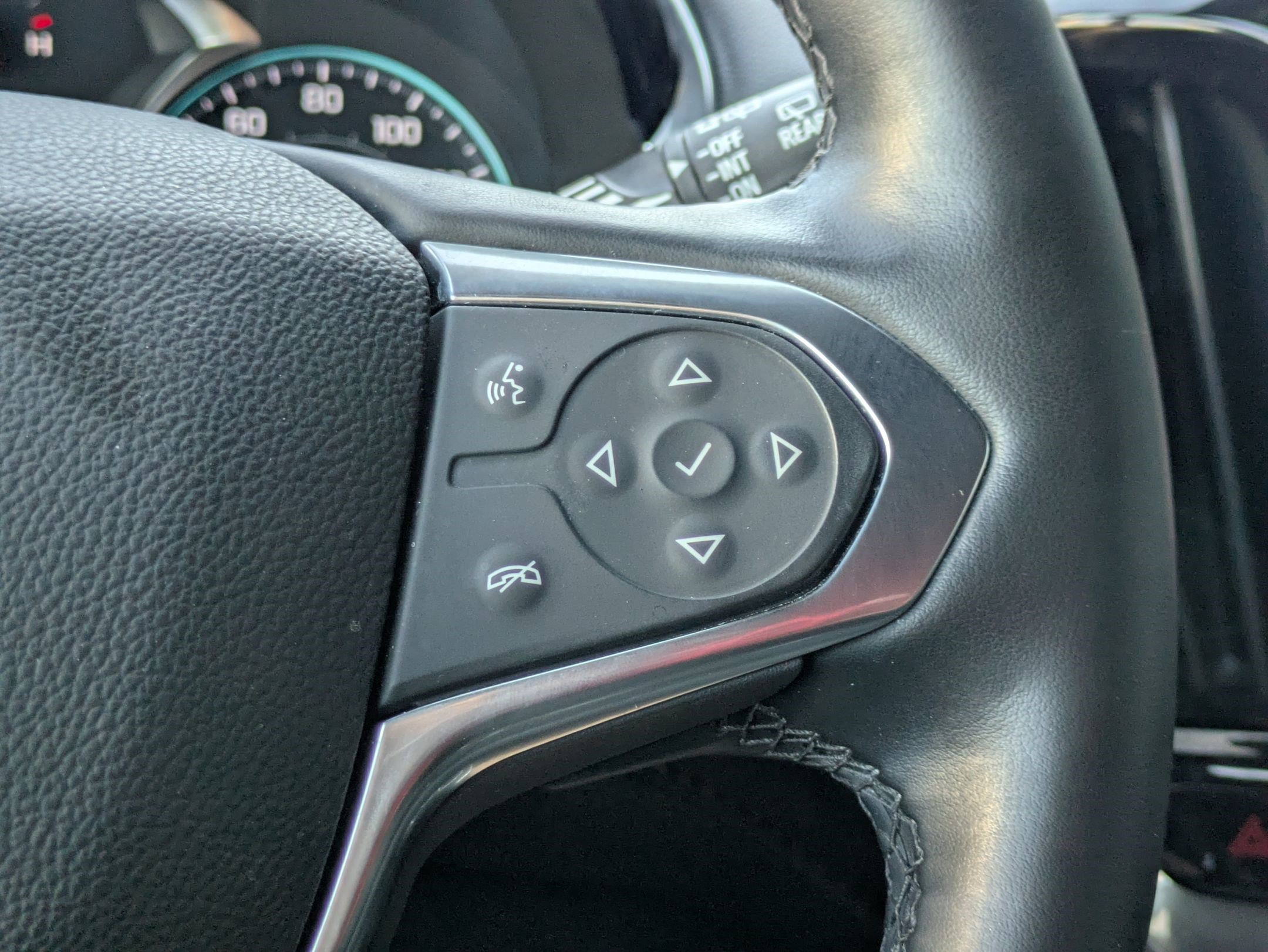 Used 2023 Chevrolet Traverse RS image 14