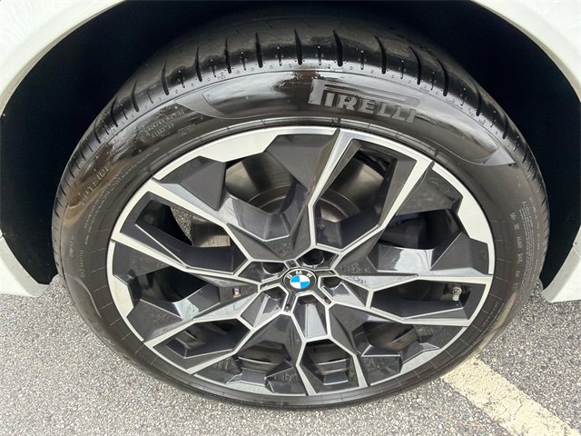 Used 2025 BMW X7 M60i image 17