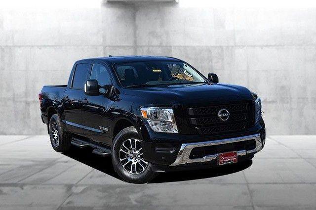 Used 2024 Nissan Titan SV w/ SV Convenience Package image 2