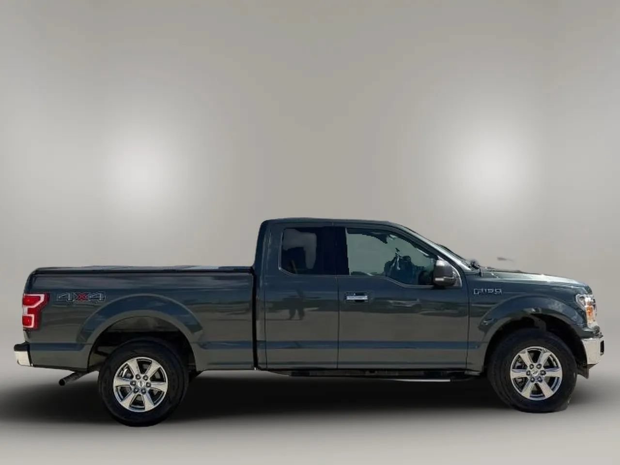 Used 2018 Ford F150 XLT w/ Equipment Group 302A Luxury AWD/4WD image 9