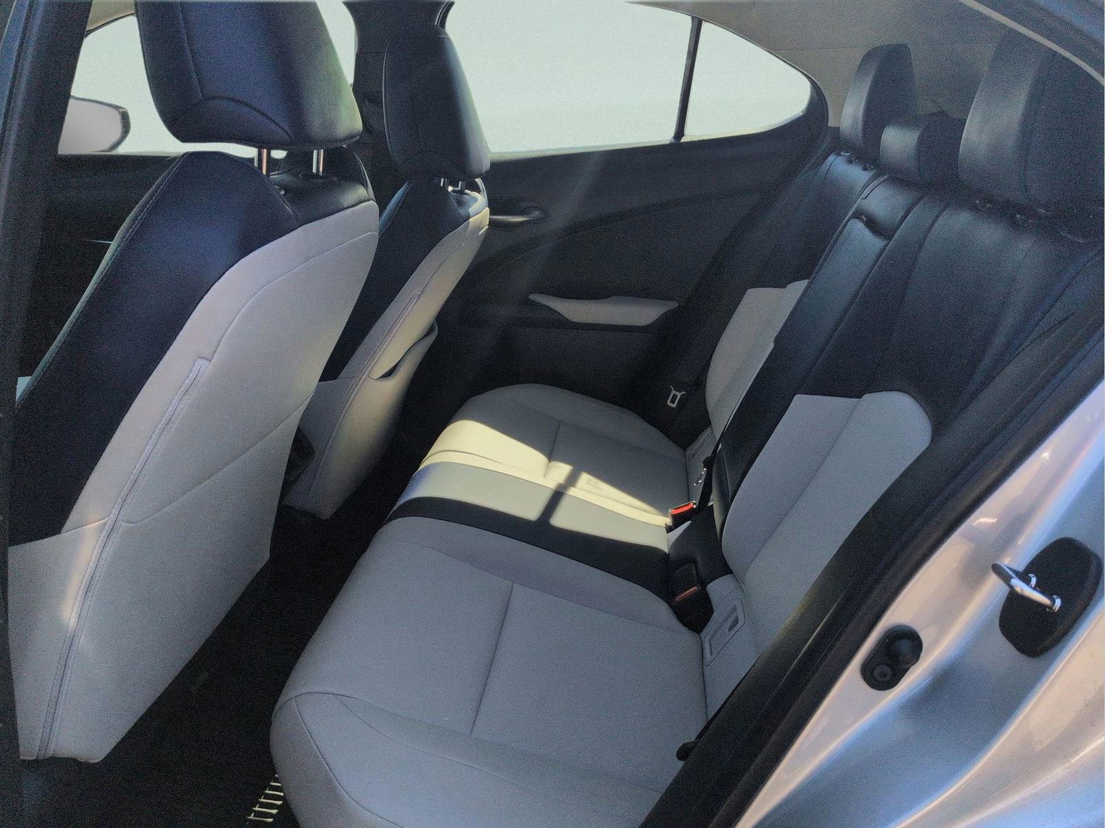 Used 2020 Lexus UX 250h w/ Premium Package image 21