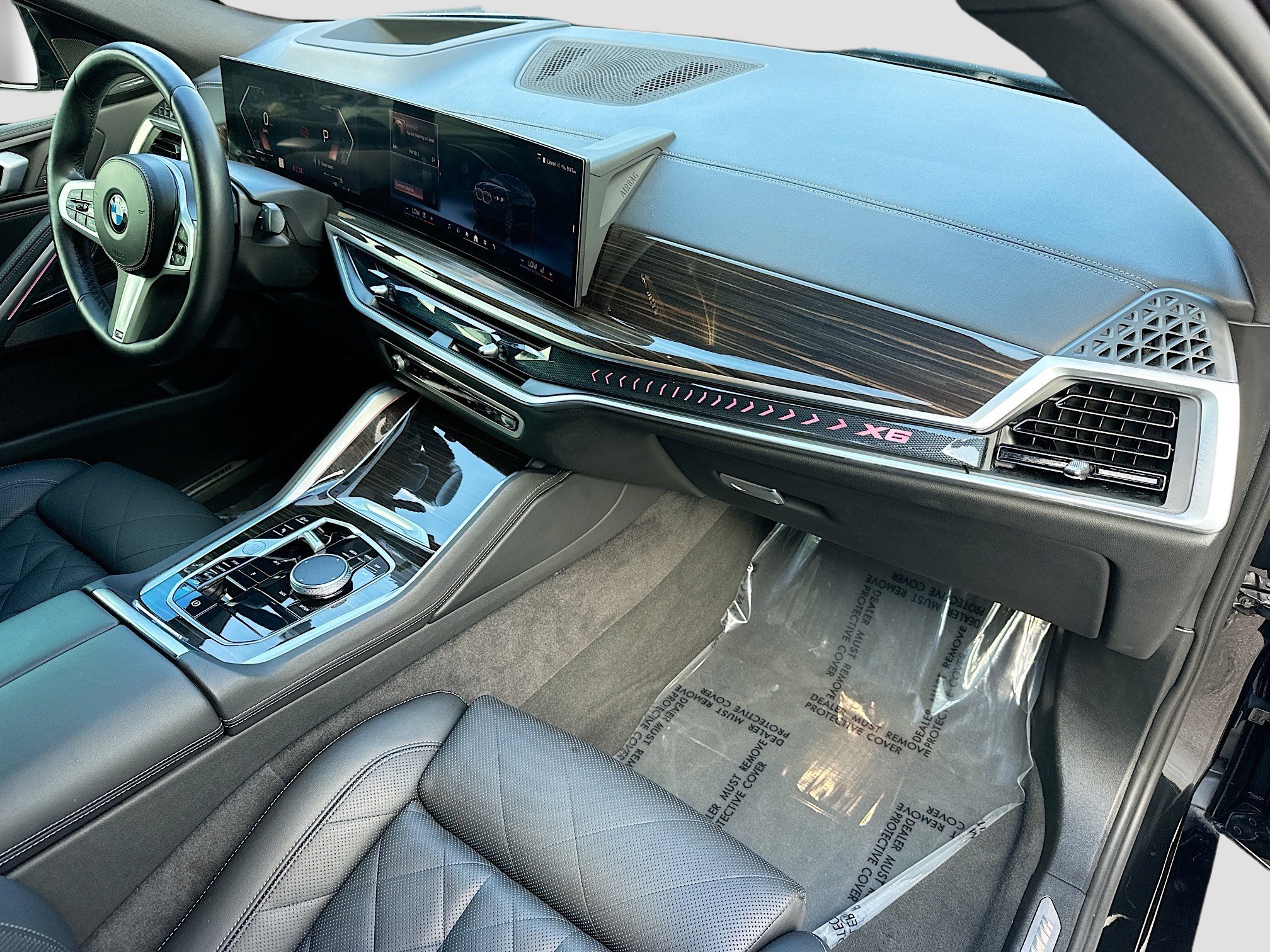 Used 2025 BMW X6 xDrive40i w/ Climate Comfort Package image 36