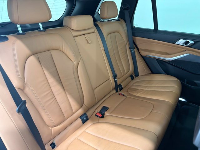 Used 2019 BMW X5 xDrive40i w/ Premium Package 2 AWD/4WD image 22