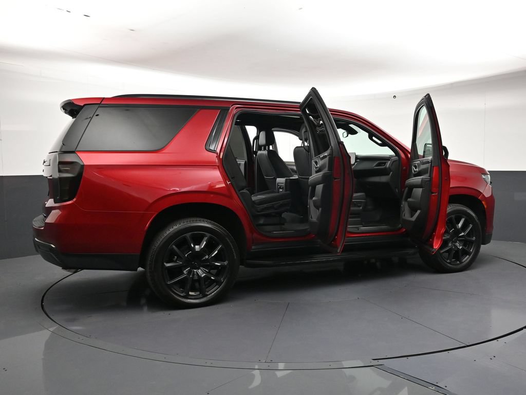 Used 2021 Chevrolet Tahoe RST w/ Luxury Package AWD/4WD image 32