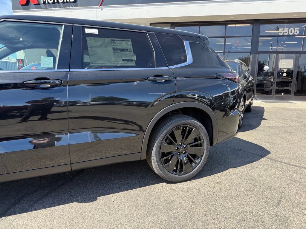 New 2026 Mitsubishi Outlander LE FWD image 6