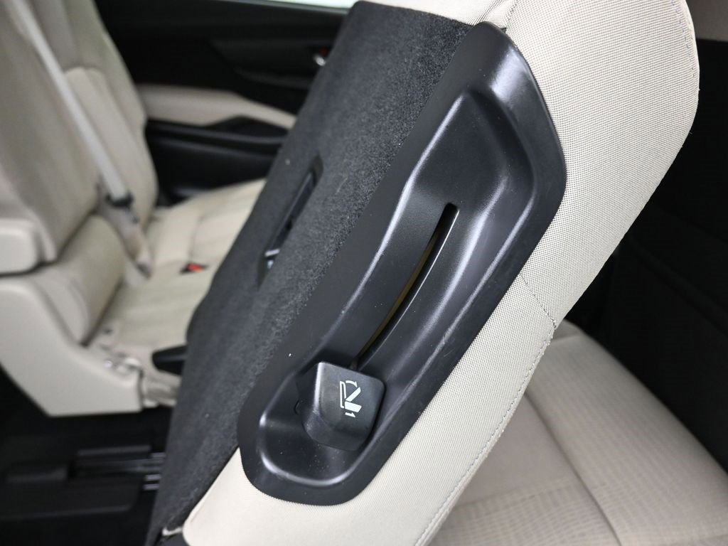 Used 2023 Subaru Ascent Premium w/ Convenience Package image 43