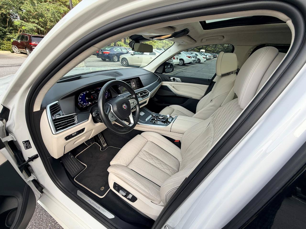 Used 2022 BMW ALPINA XB7 AWD/4WD image 8