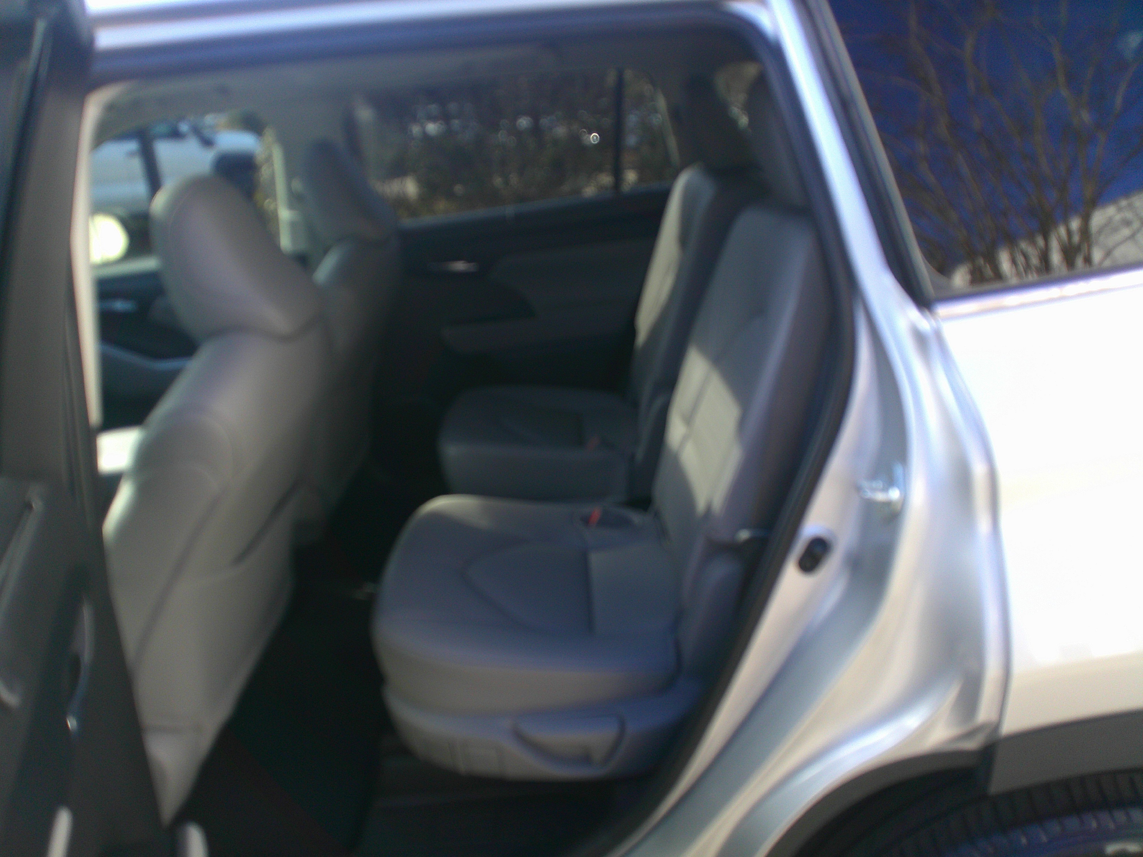 Used 2024 Toyota Highlander XLE image 31