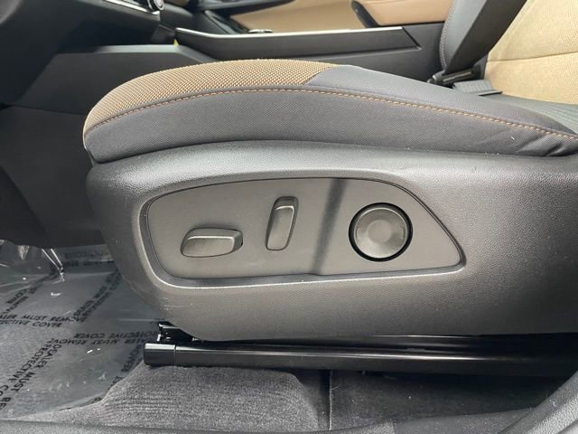 New 2025 Chevrolet Equinox ACTIV w/ Safety and Technology Package image 11